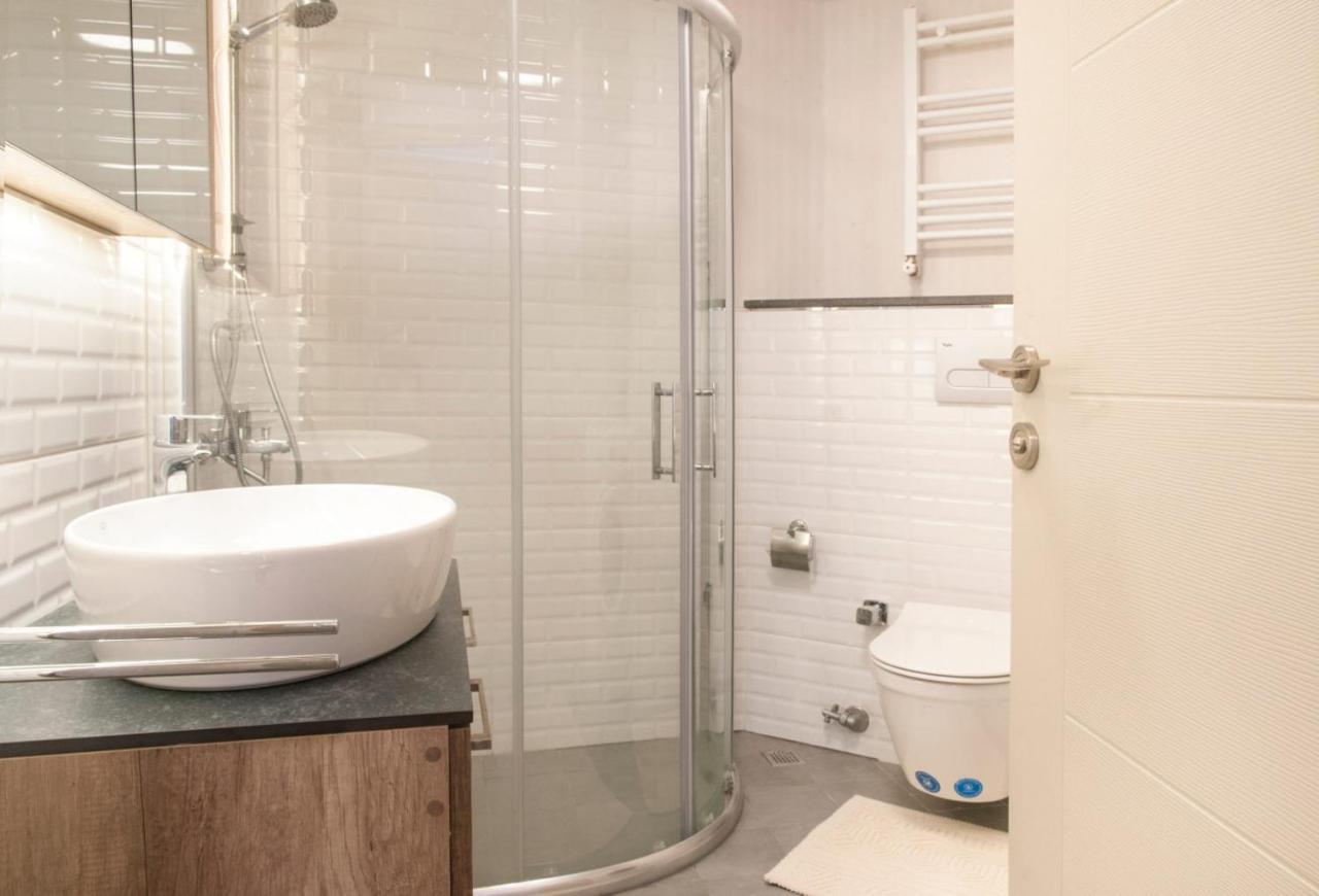 Appartamento Delightful Flat 500 M To Uskudar Ferry Station Provincia di Provincia di Istanbul Esterno foto