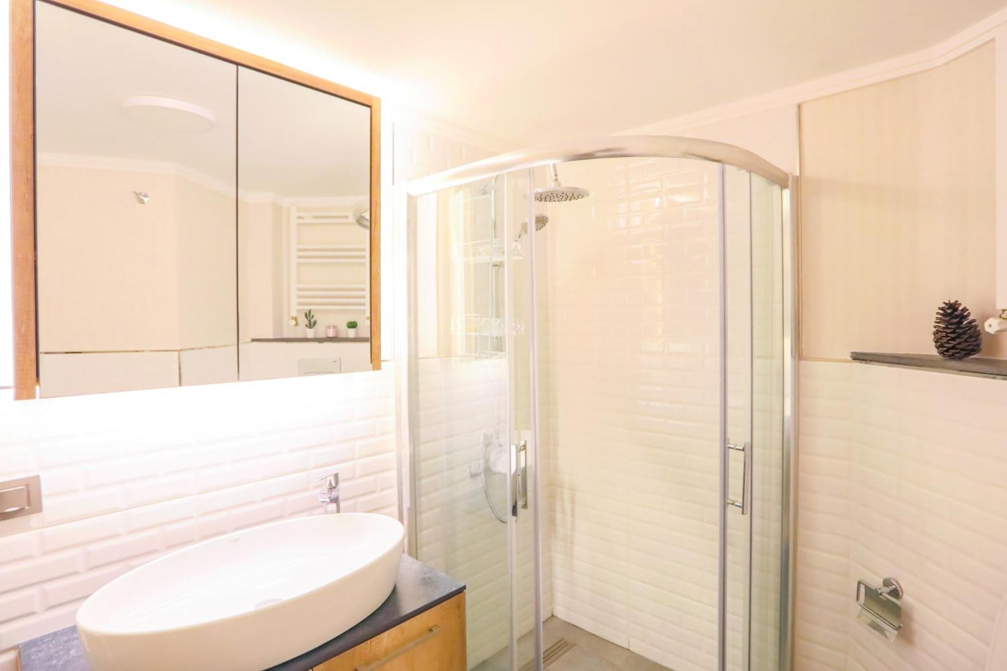 Appartamento Delightful Flat 500 M To Uskudar Ferry Station Provincia di Provincia di Istanbul Esterno foto